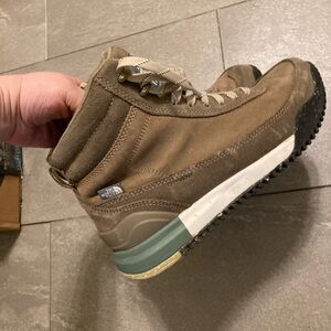 The North Face boots 8.5